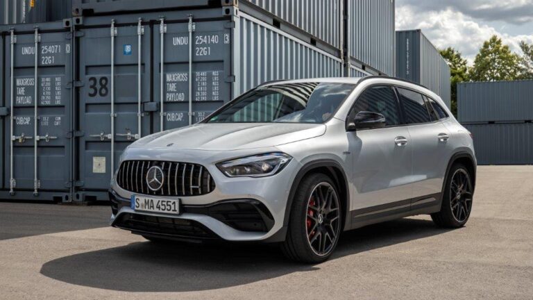 Mercedes-AMG GLA 45 4MATIC+ 2021: Incomparably Dynamic