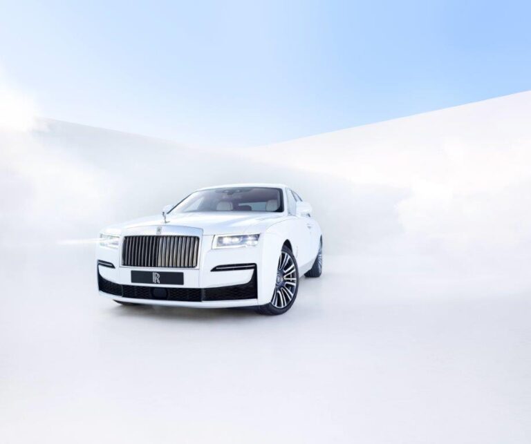 THE NEW ROLLS-ROYCE GHOST: THE KINGS CHOICE