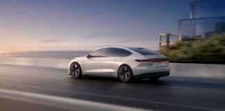 NIO ET7: Tesla Challenger