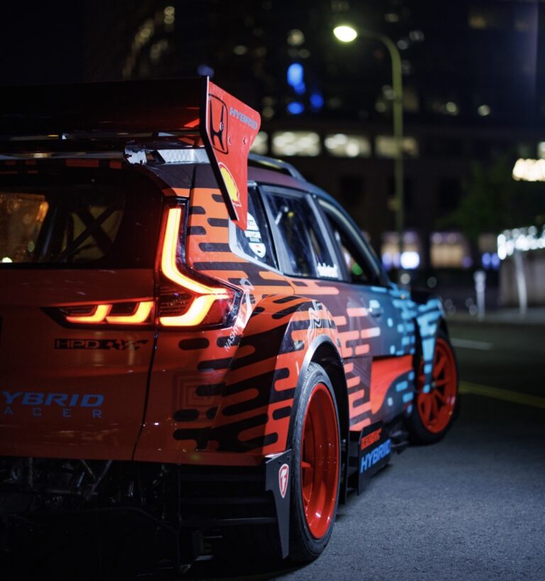 Honda Unveils CR-V Hybrid Racer 